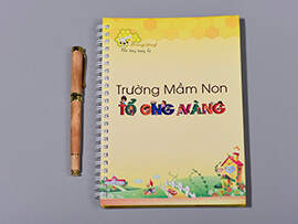 In_So_Tay_Boi_Caston_Loxo_To_Ong_Vang